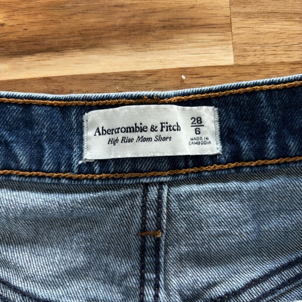 A&F High Rise Mom Shorts - Picture 8 of 9